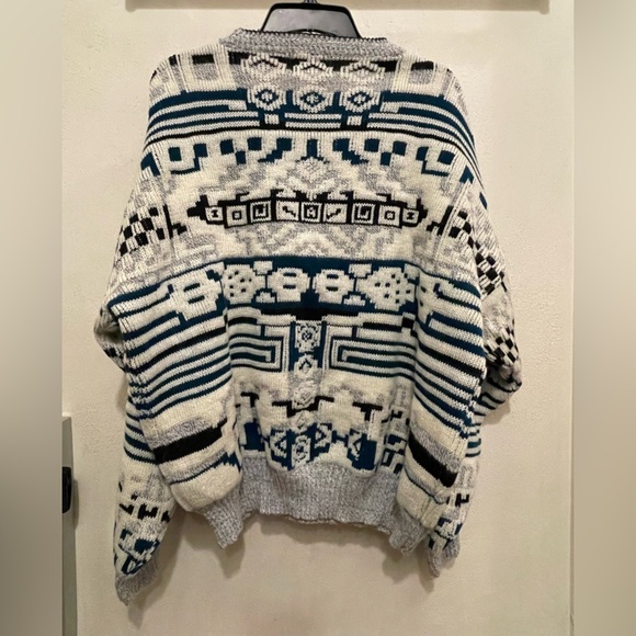 Expression Sweater - Picture 2 of 4